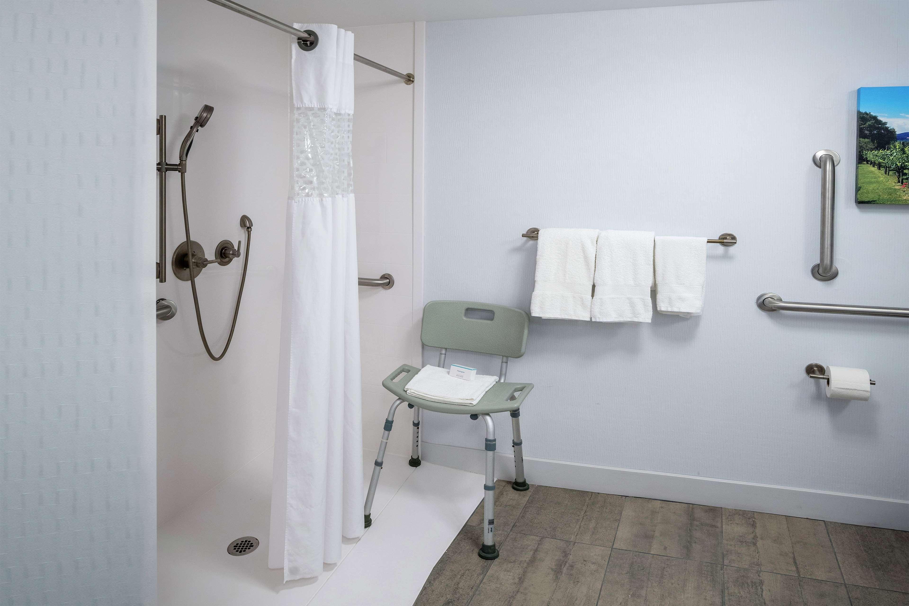 Hampton Long Island/commack Hotel 3*