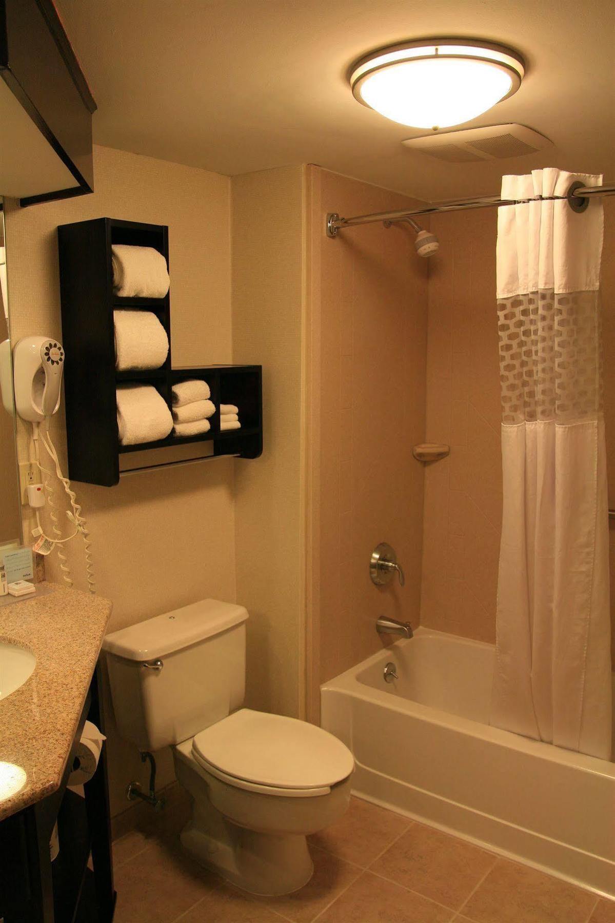 Hotel Hampton Long Island/commack
