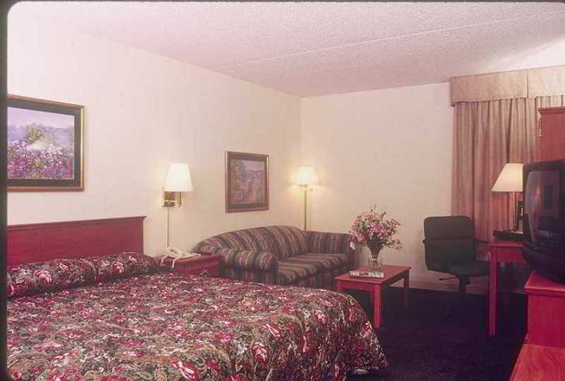 Hampton Long Island/commack Hotel